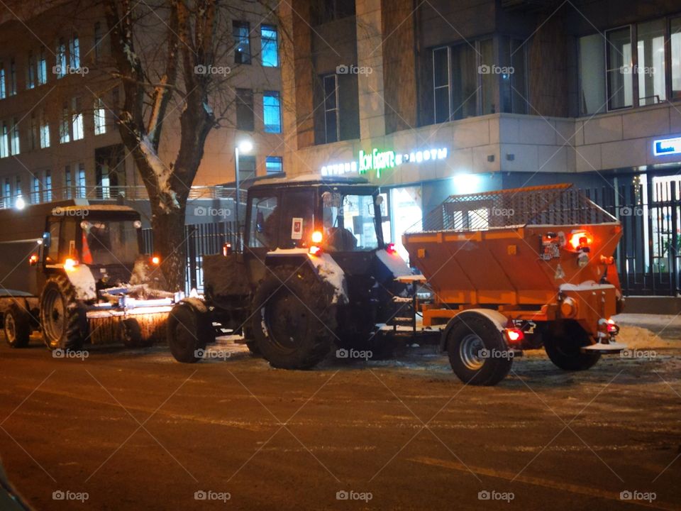 Removing snow from the street mechanized
