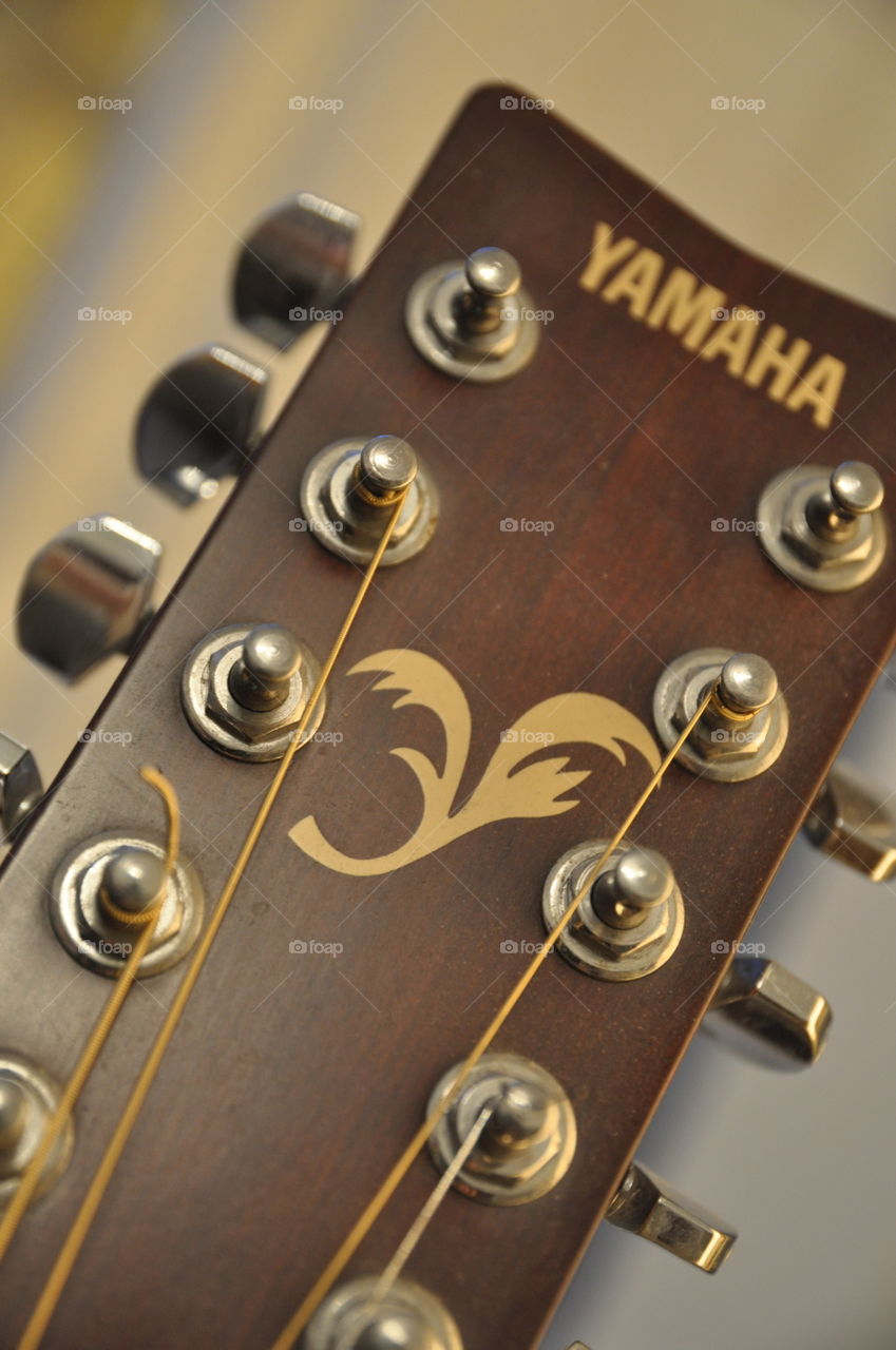 Yamaha Guitar head from a unusual angle.