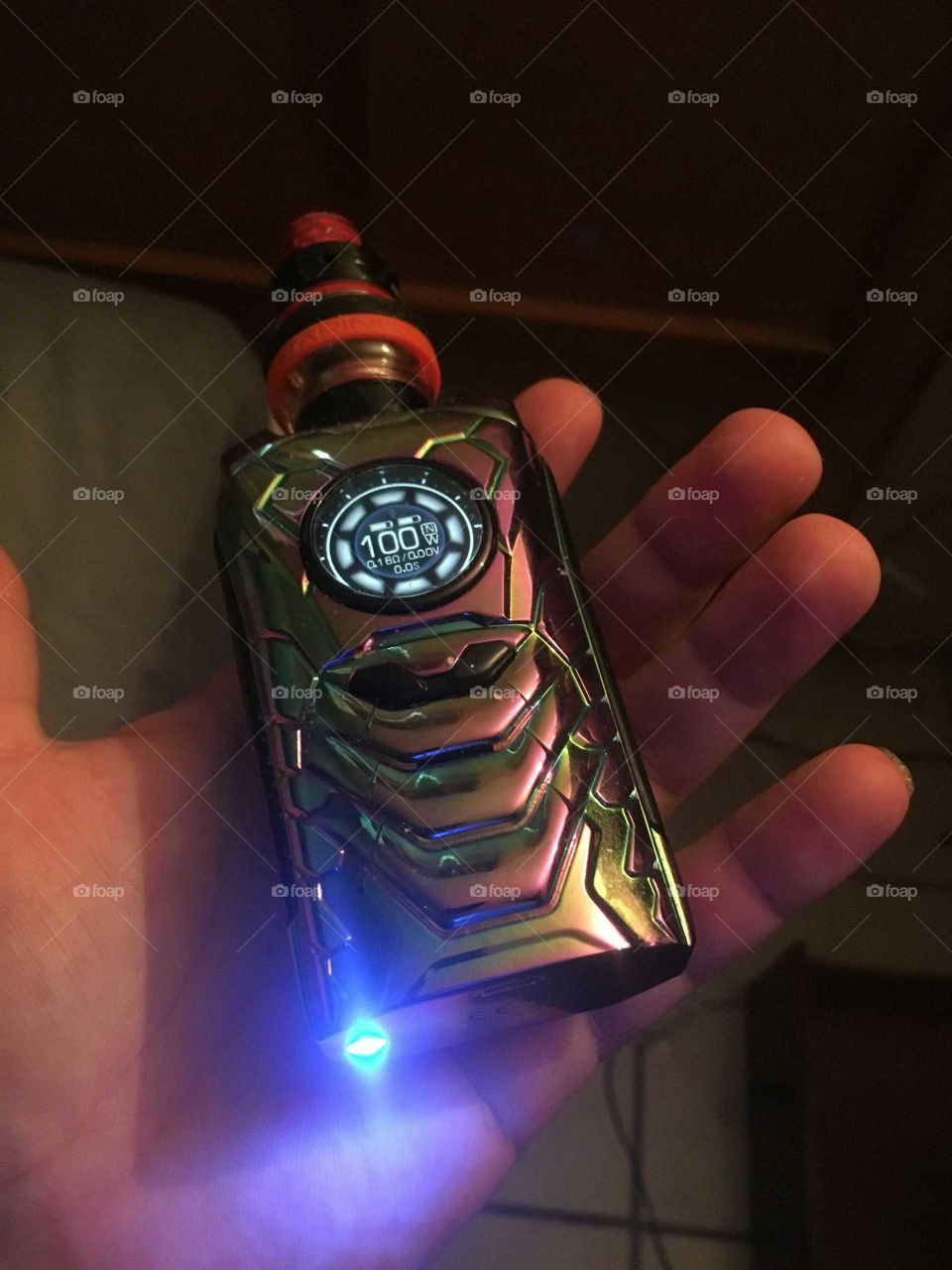 Checking out my unboxed Smok I-Priv 230w Mod (voice activation, changing bottom led light, multiple battery types capable, magnetic back cover)