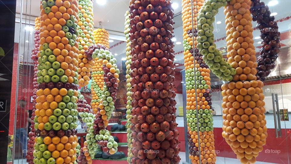 Fruits / Colorfully decorated