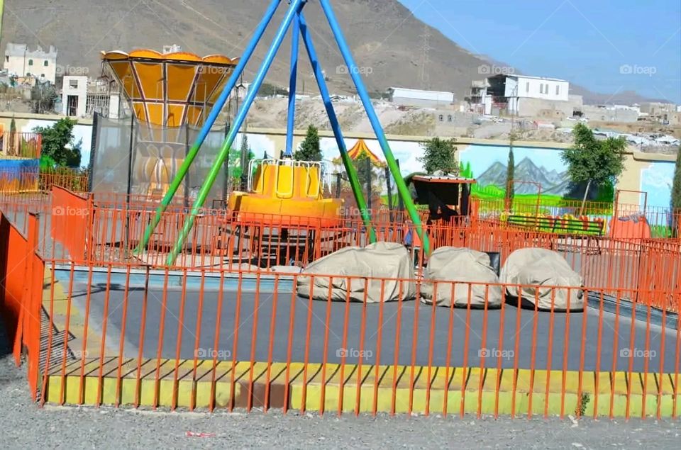 A very beautiful picture, and there is no better picture than it. There is no better picture of green herbs and colorful, red and white roses than it. Glory be to God, the natural and picturesque view, and there is no more