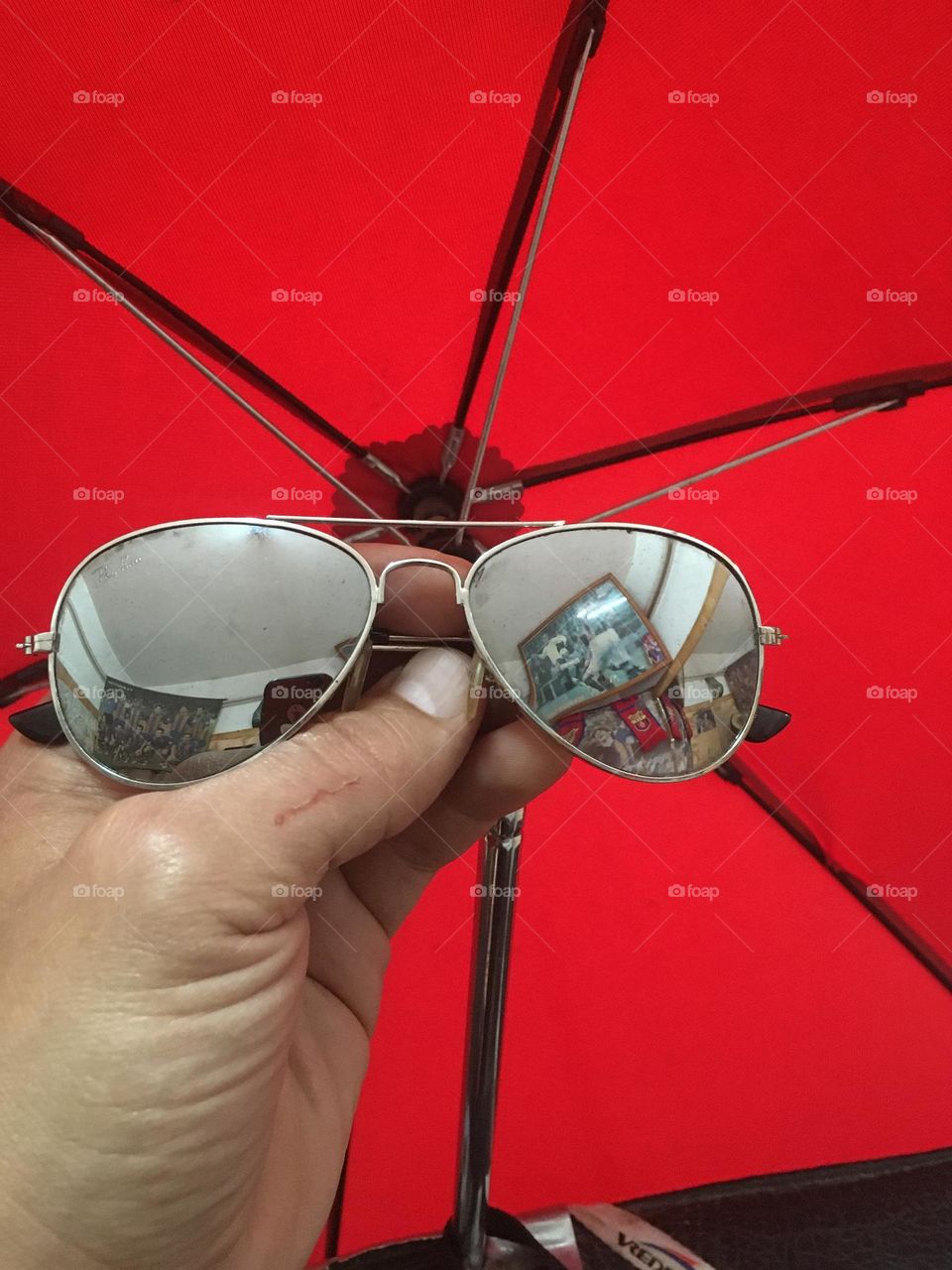 red umbrella aviator glasses 