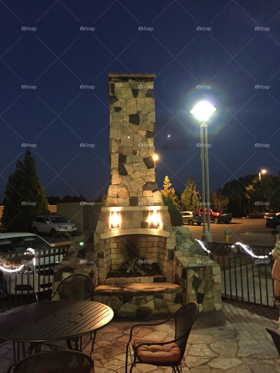 Outdoor fire pit