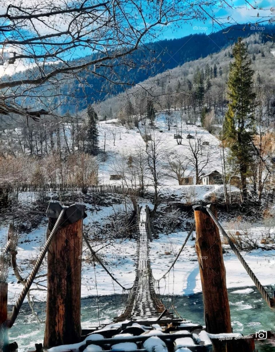 The evil between the mountains