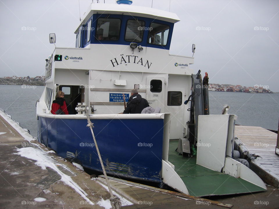 Commuting by ferry