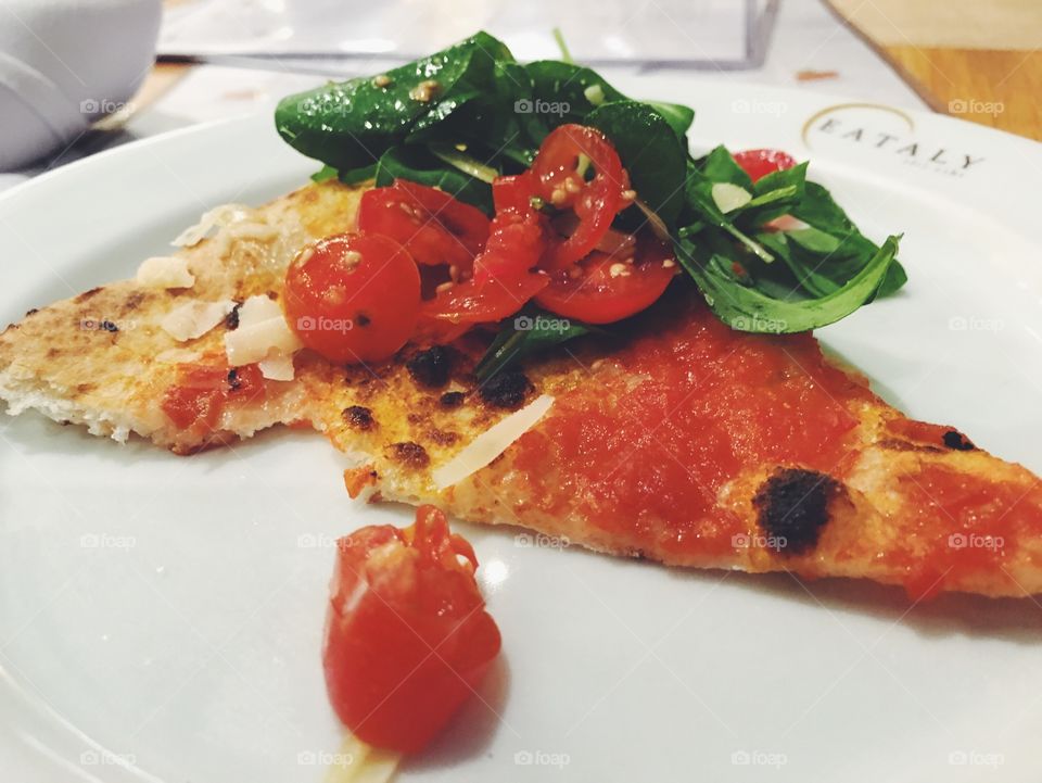 It's pizza!
Eataly,SP.