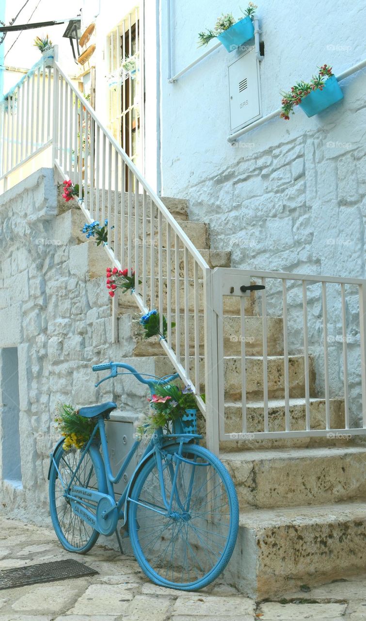 The blue bike