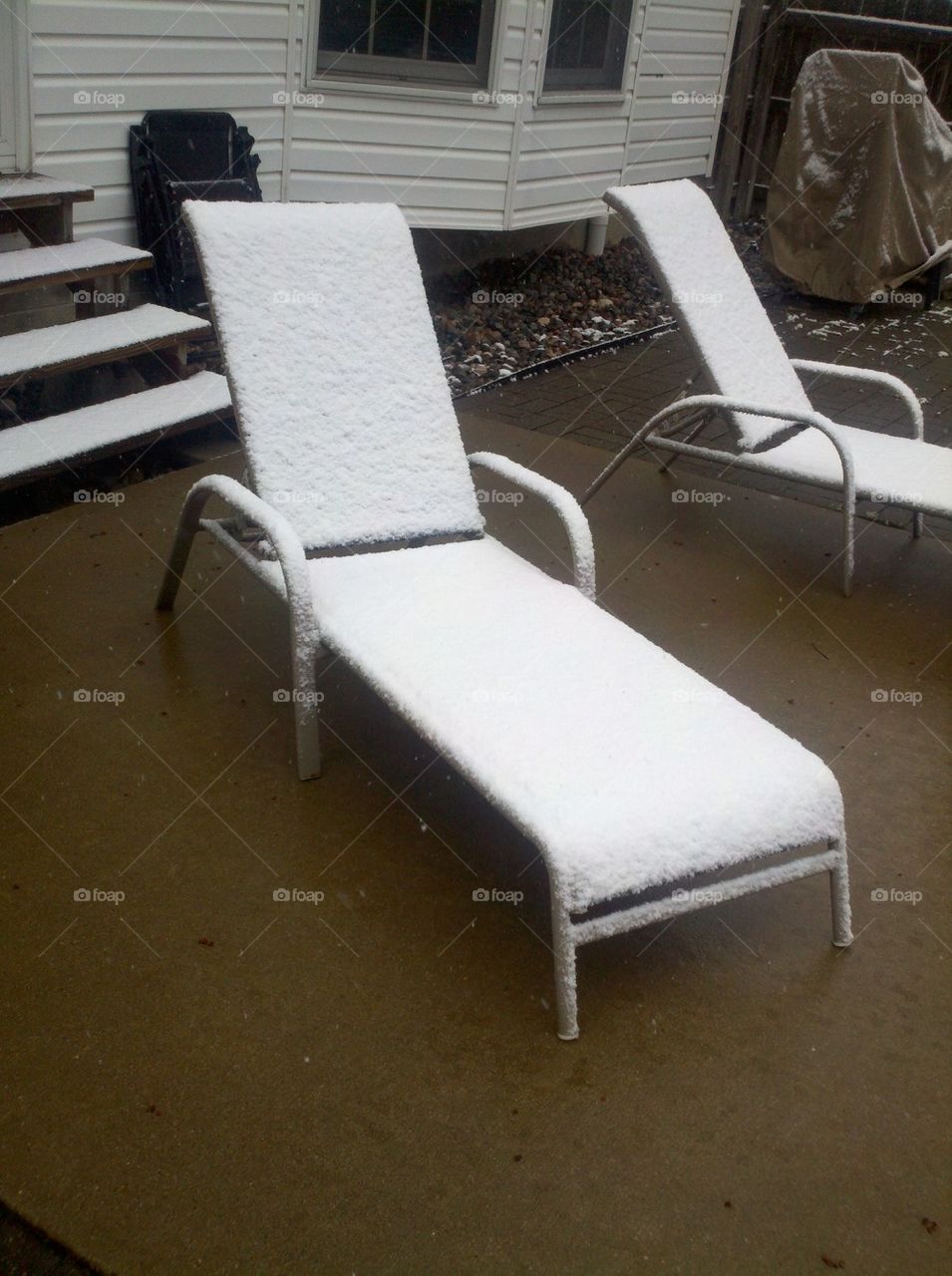 snow on my lounge 