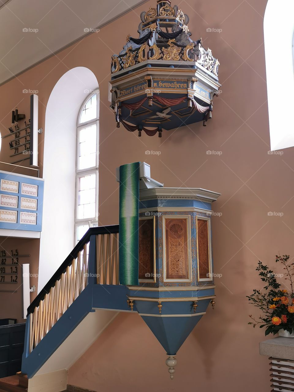 Kanzel in der alten Kirche