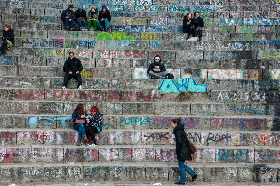 graffiti people berlin chilling by aflasbar
