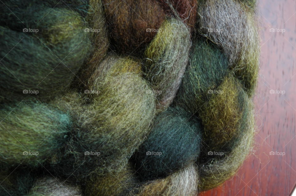 Handpainted Grey Shetland Wool. Handpainted Grey Shetland Wool Fiber Braid for Spinning Handspun Yarn