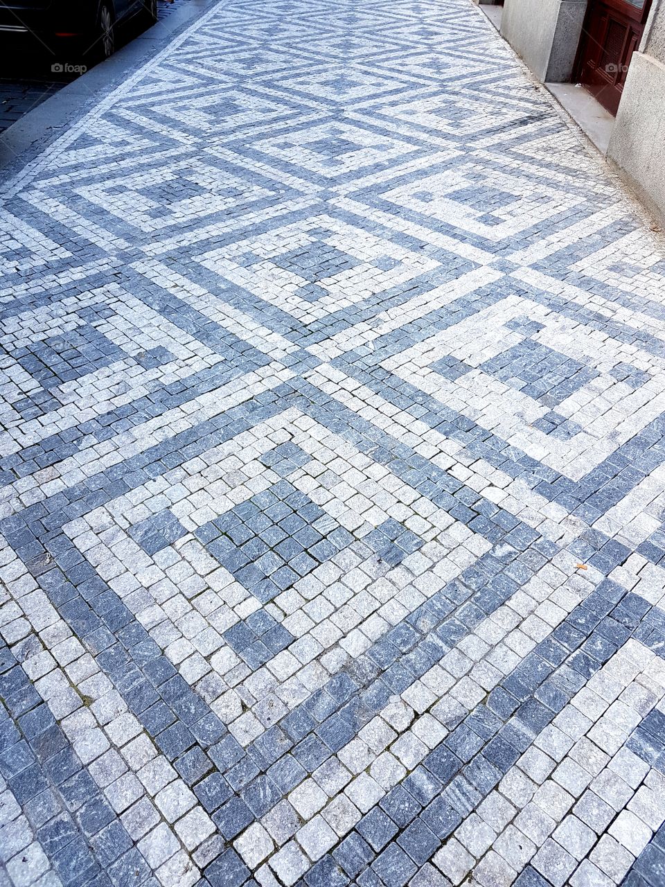 symmetric pavement