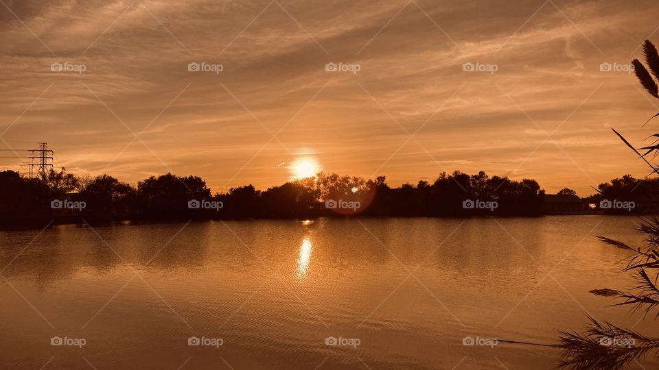 With approaching big weather features moving into our area the evening sky’s go crazy with Wild colour Hues. Soft Pale Greens, same Blues, Orange Yellow mixes. Just Beautifully Gorgeous