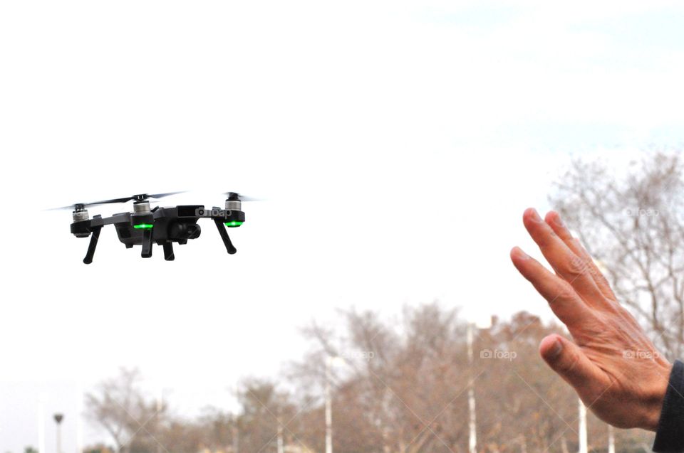 Hand motion drone control