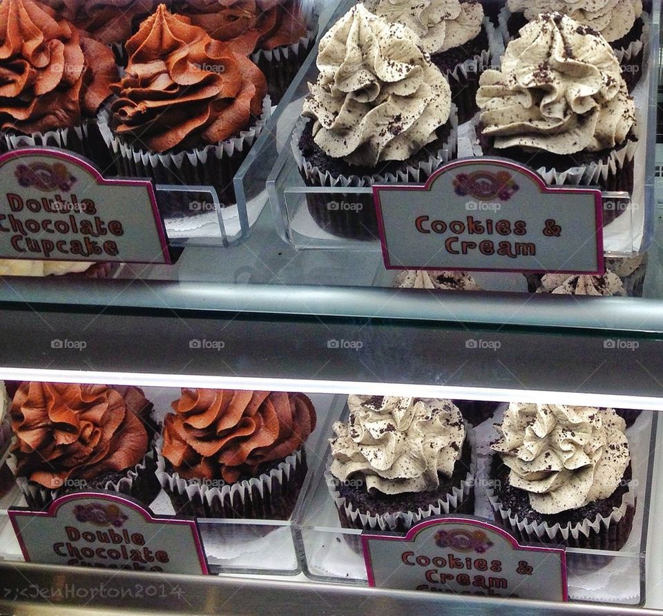 Huge cupcakes