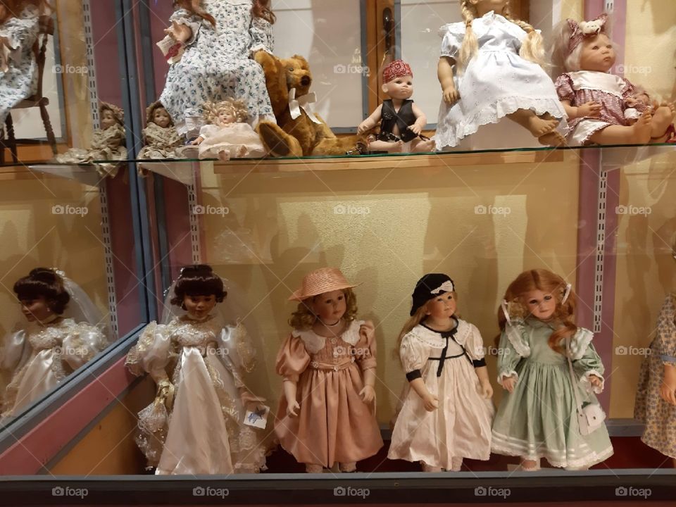 The magic world of dolls