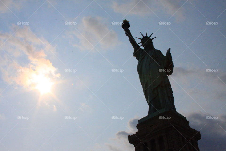 city of summer statue by javidog