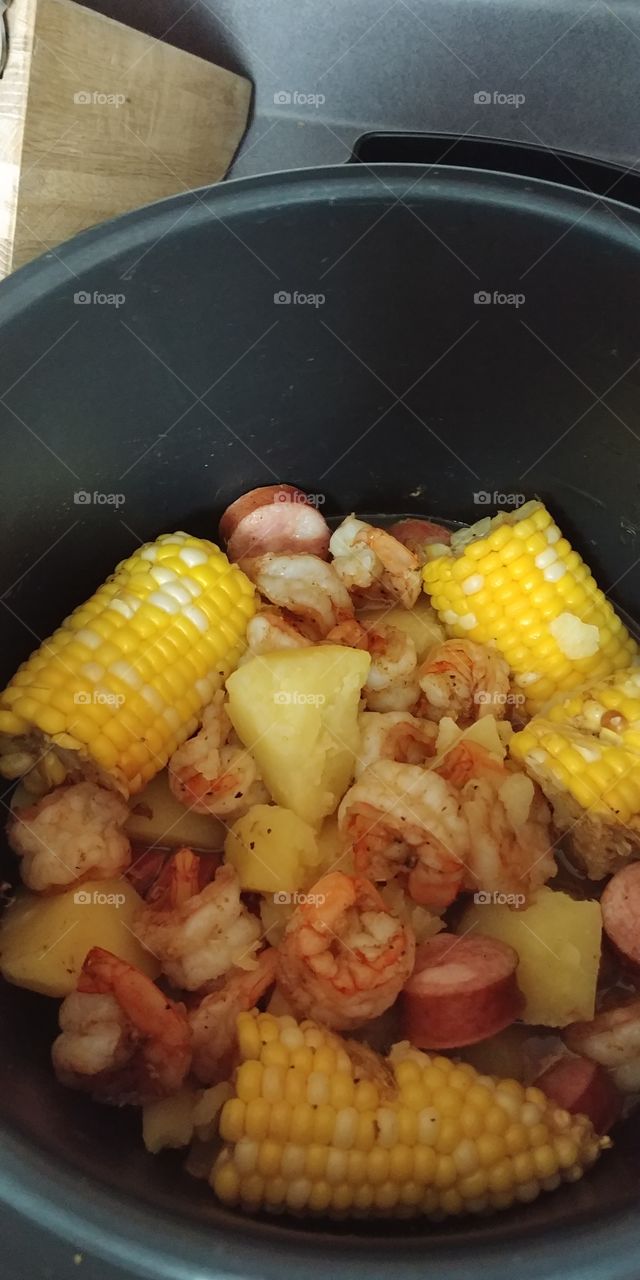 Quick 5 minute meal in a pressure cooker pot