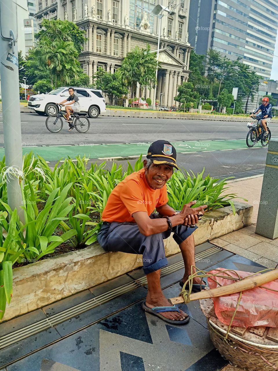 vendor try to sell food