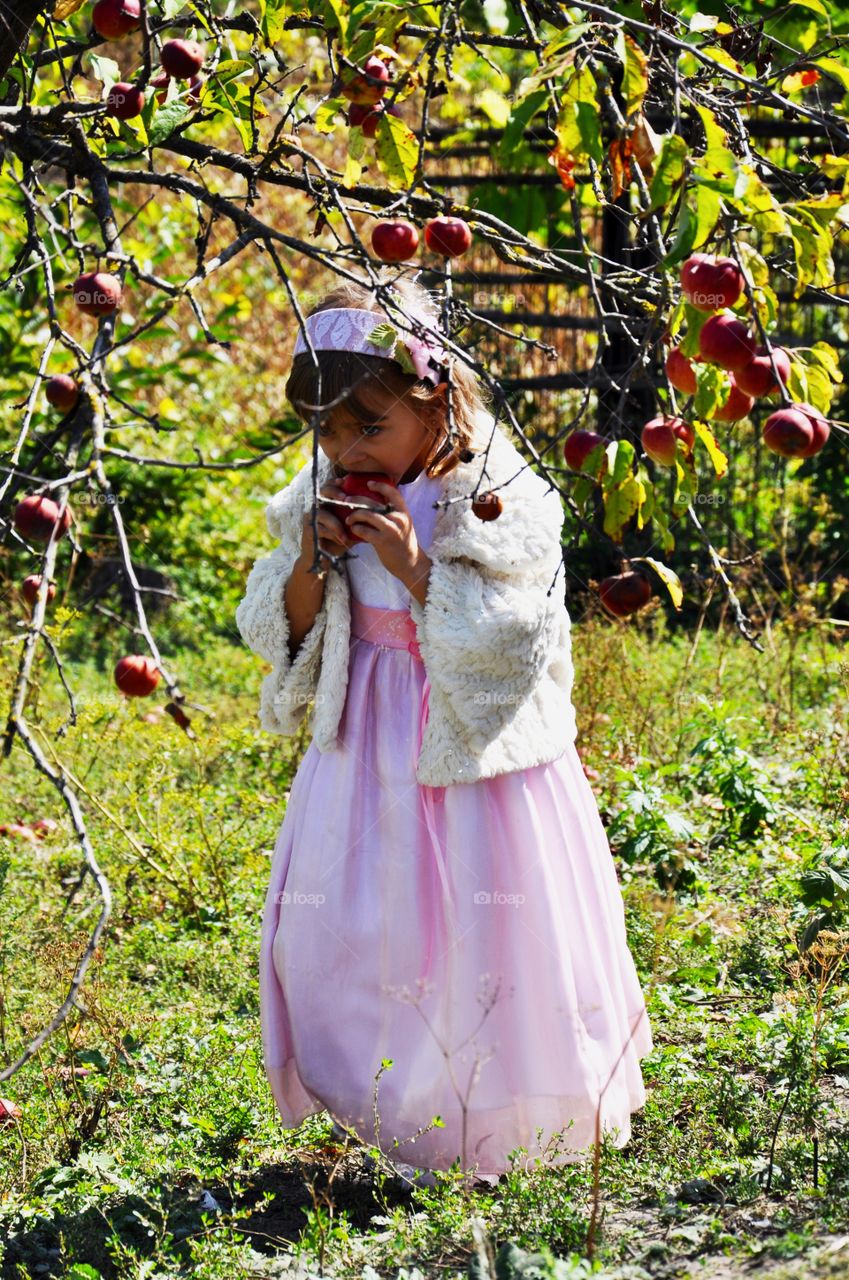 Nature, Girl, Outdoors, Dress, Child