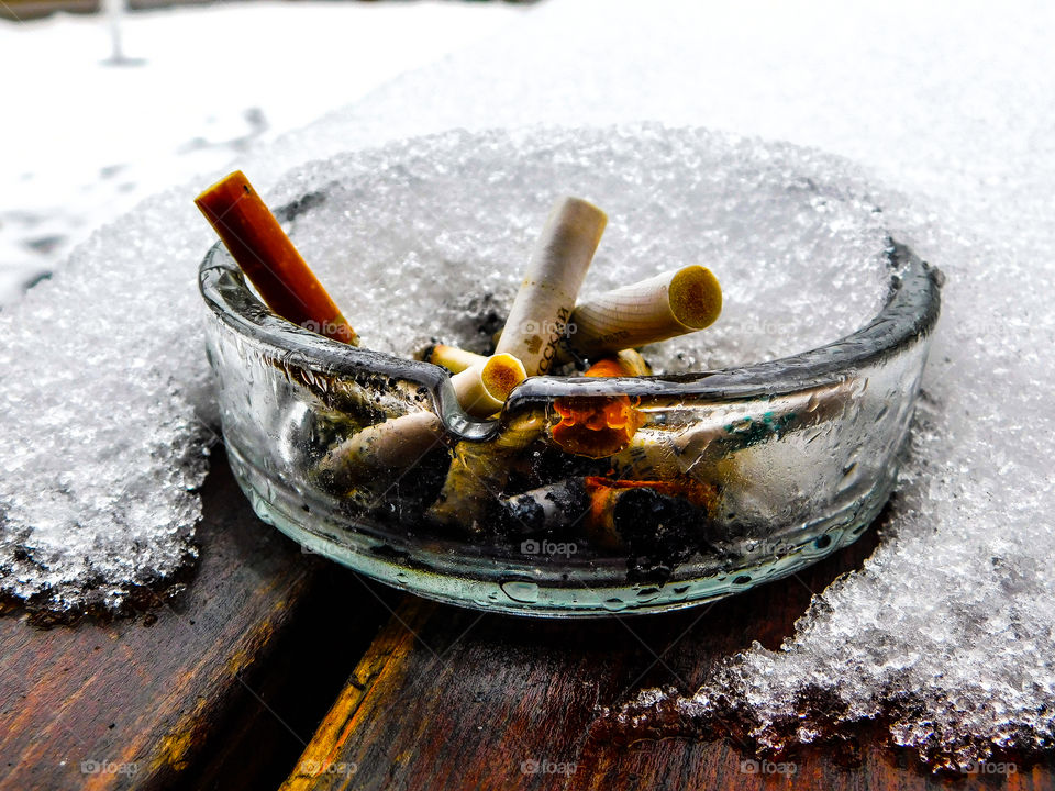 Pollution, cigarettes