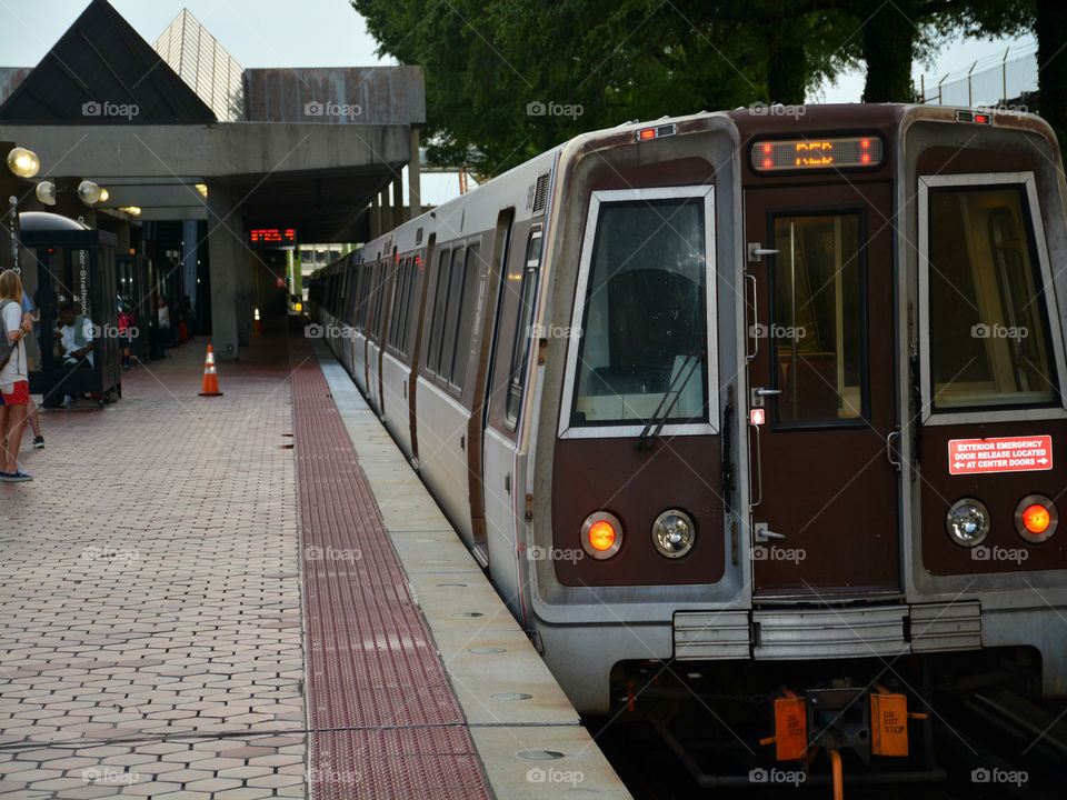 A personal viewpoint of what I observe while commuting by car,by bus, by horse drawn coach, and by subway train! 