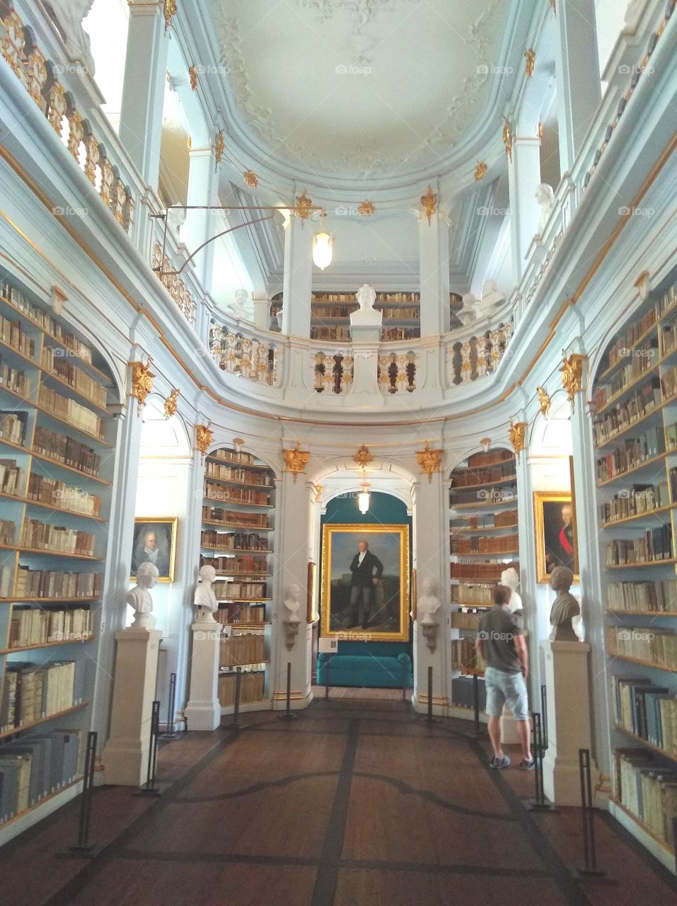 old books, libraries