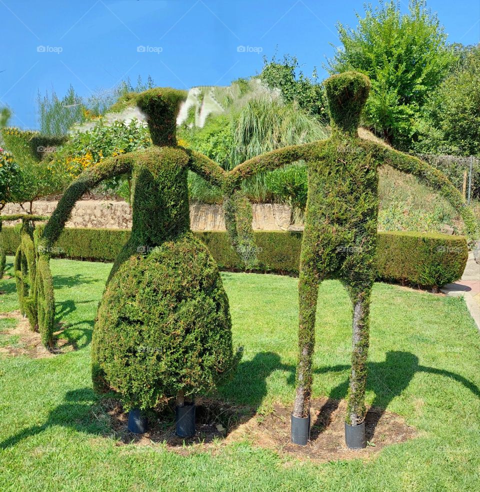 Romantic topiary art