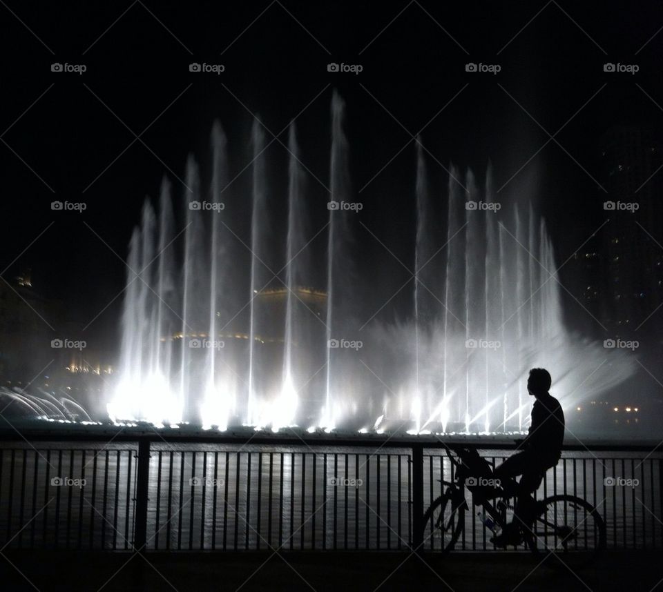 Fountain in black