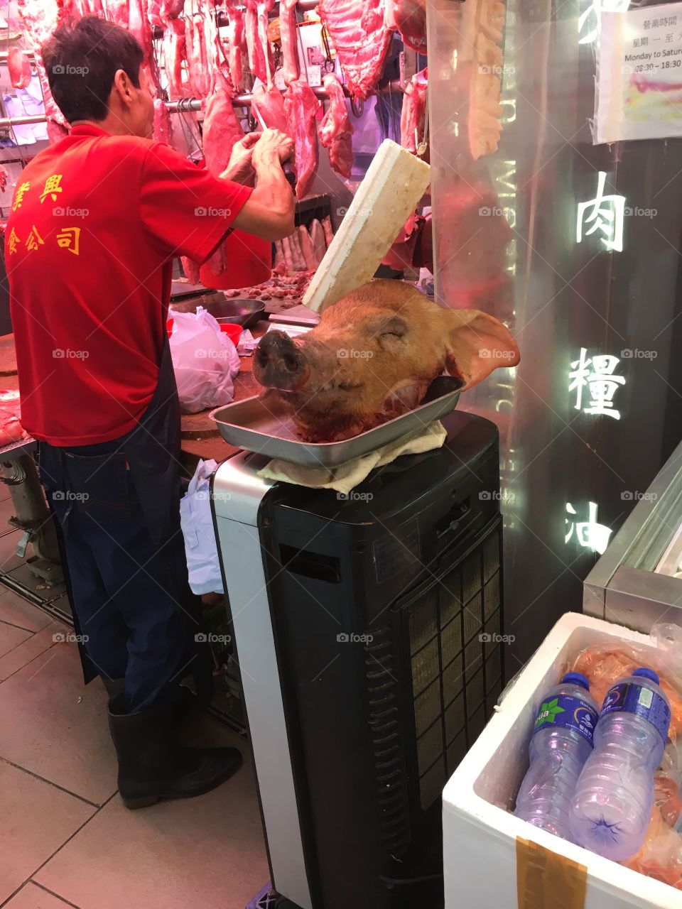 Walking through a farmers market in Hong Kong, you get the freshest of everything and anything you could ever want, including a pigs head. Seems savage,  But that is the beauty of it… It’s perfectly normal in another culture.