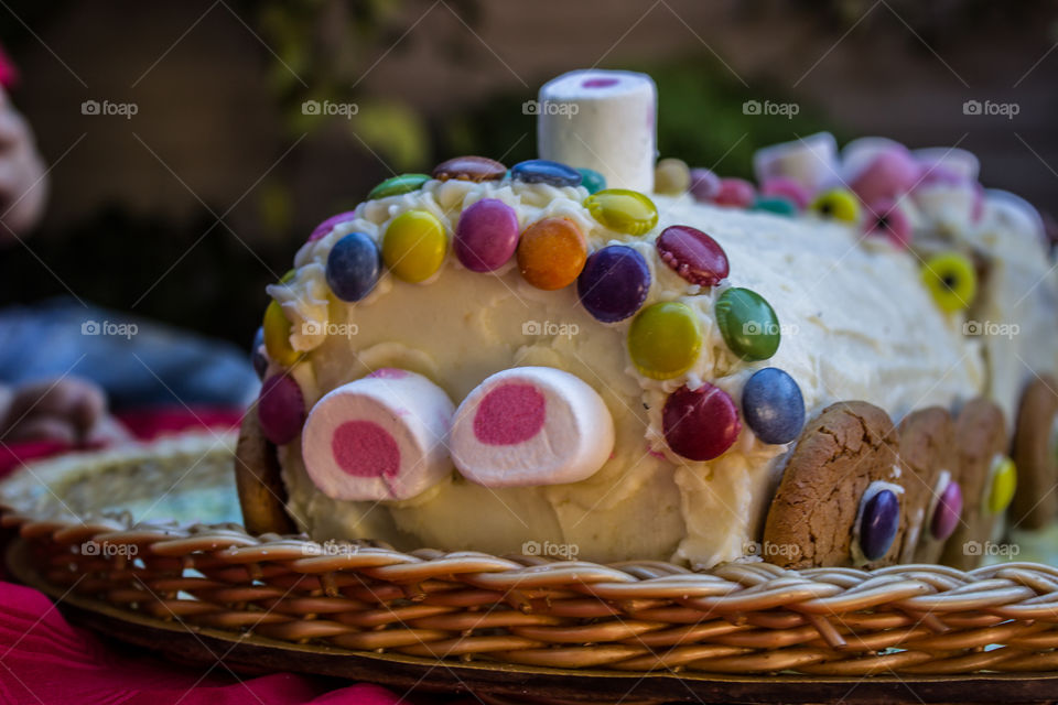 train shaped cake