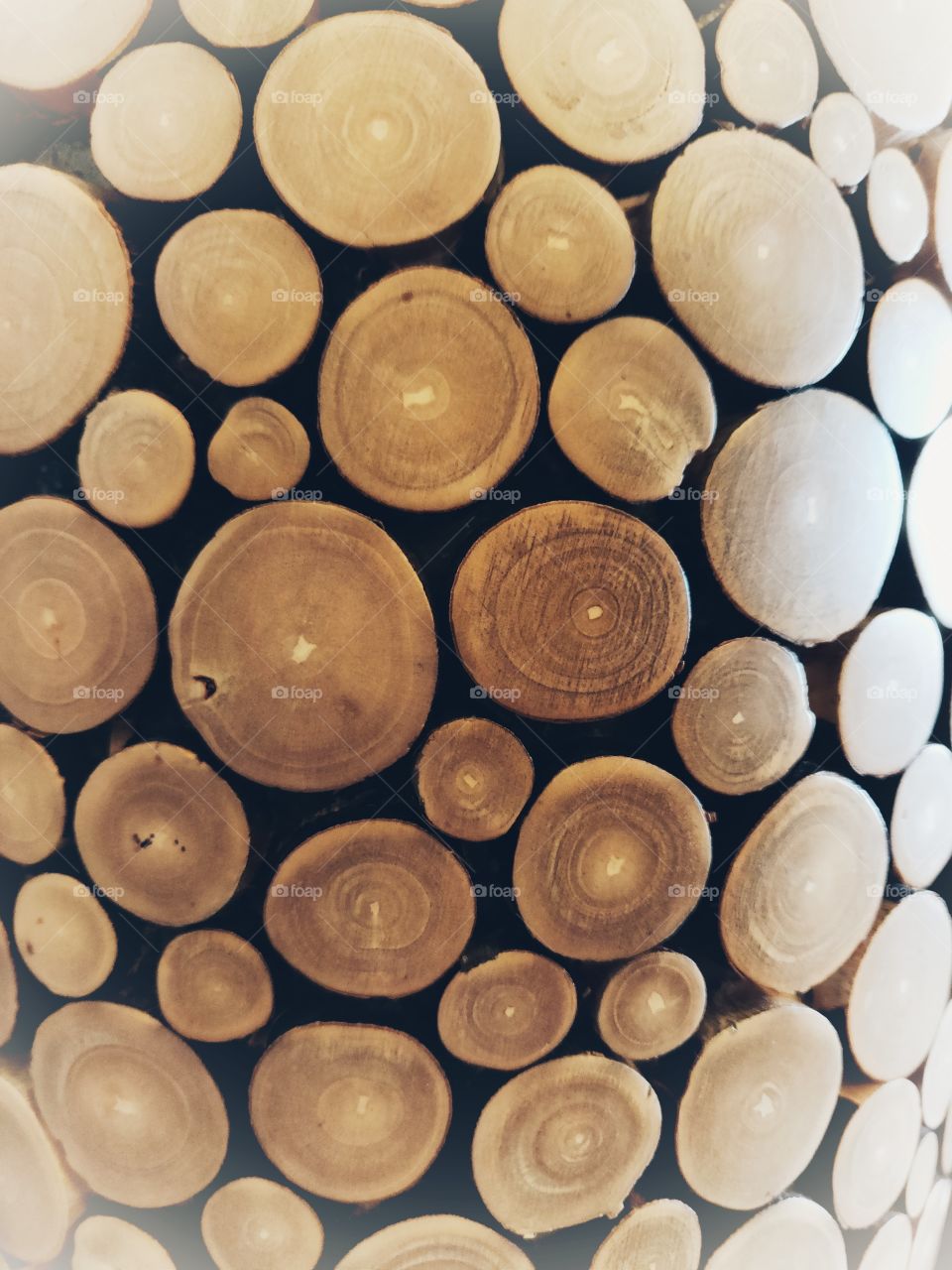 log effect on a vase