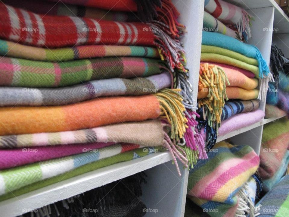 Colourful wool scarves to share with friends in winter!