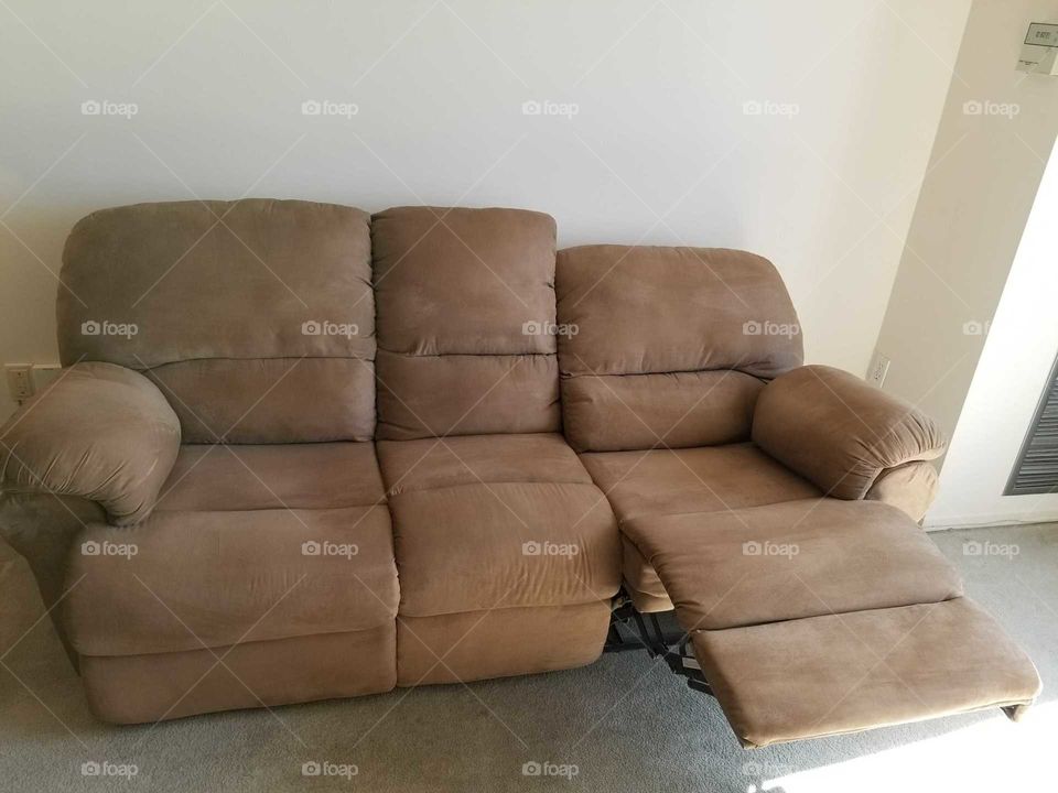 Comfy reclining Sofa