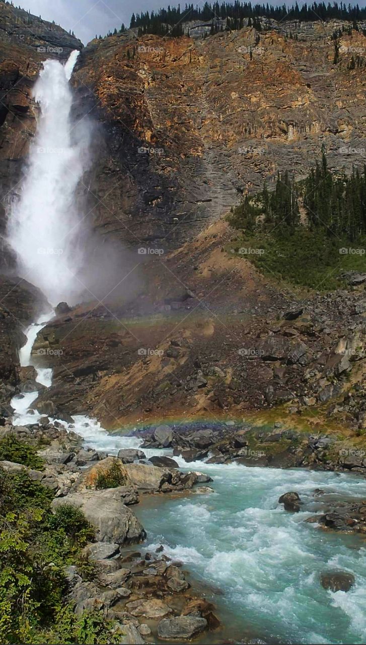 One Of My Favorite Places To Visit !
๐Takakkaw Falls , Canada ๐จ๐ฆ
"Sweet, Misty Rainbows.
Falling To The Valley Floor."
๐-Zarii Bee ๐๐ธ