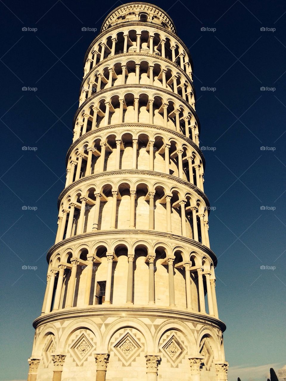 pisa tower italy by ermis