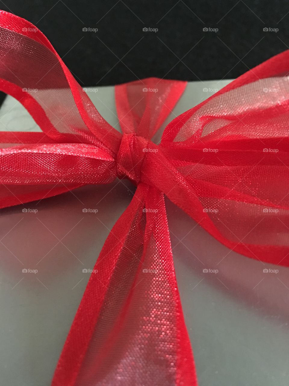 Red ribbon bow 