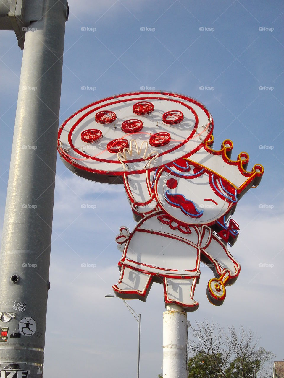 Daytime Neon Pizza Sign