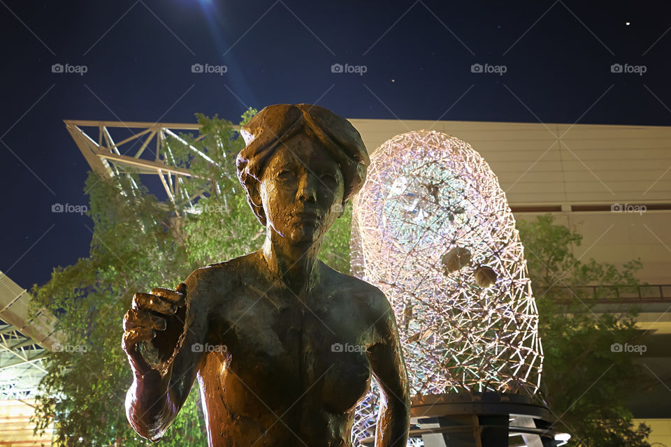 Woman sculpture 