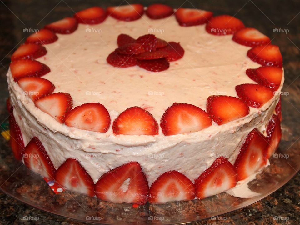 Strawberry cake 