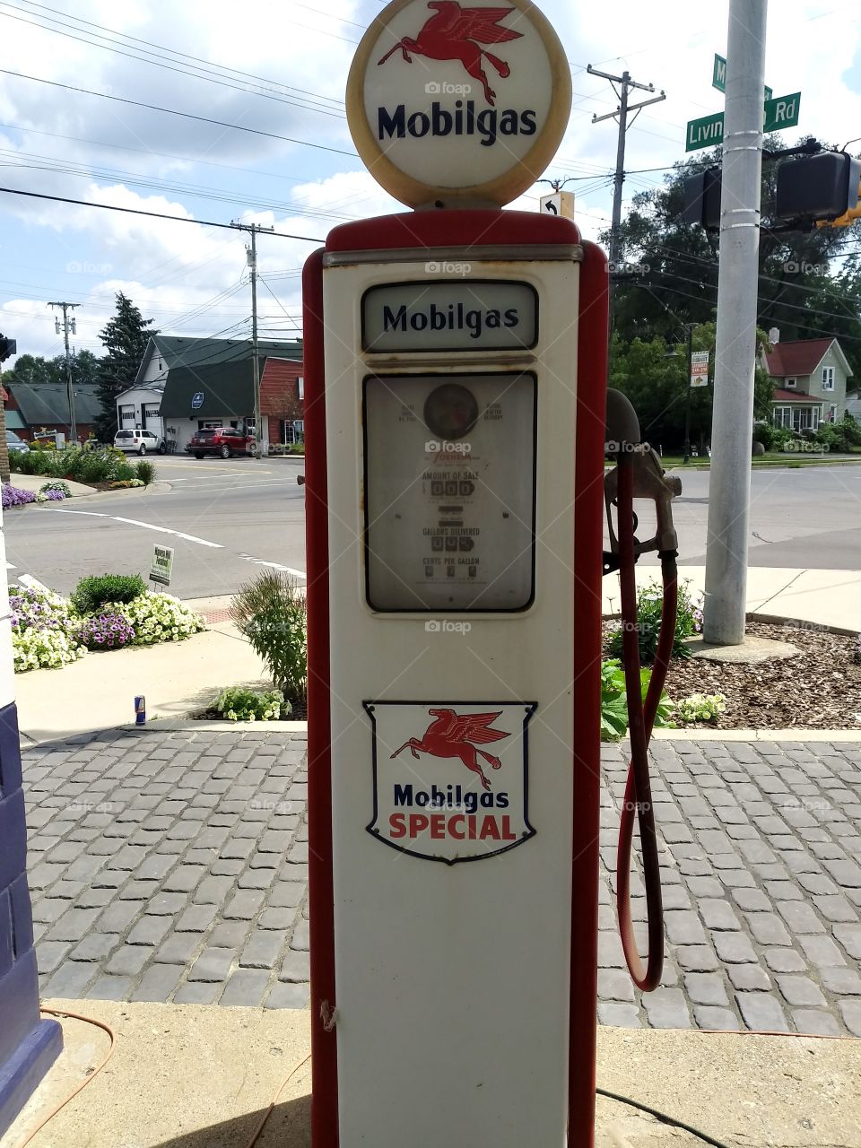 Old gas pump-Highland, Michigan 💗😊