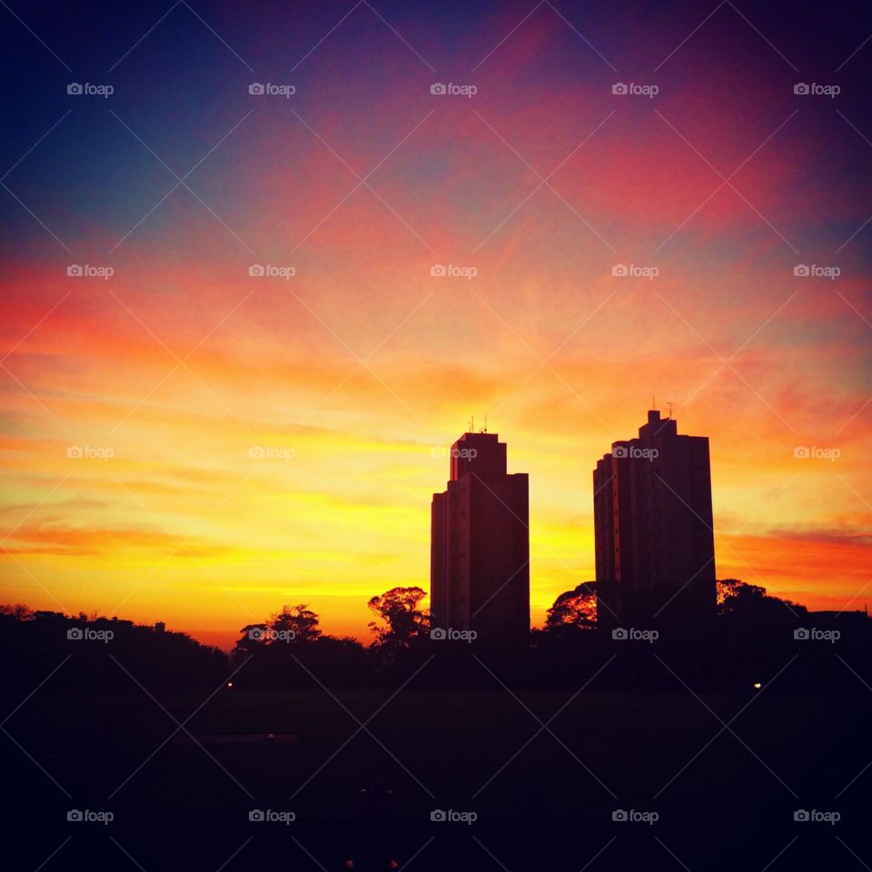 🌅Desperte, #Jundiaí, com suas #cores incríveis em mais um #amanhecer.
Ótima 4a feira para todos.
🍃
#sol #sun #sky #céu #photo #nature #morning #alvorada #natureza #horizonte #fotografia #pictureoftheday #paisagem