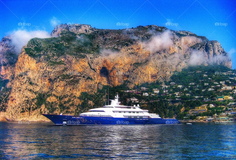 Arriving at Capri 