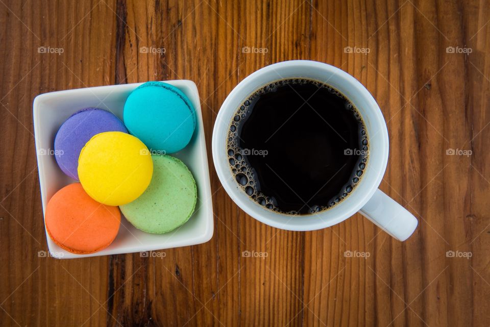 Macaroons and coffee