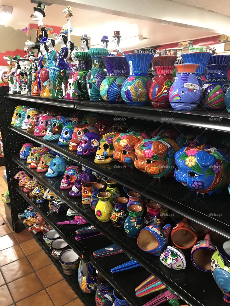 Colorful Mexican pottery 