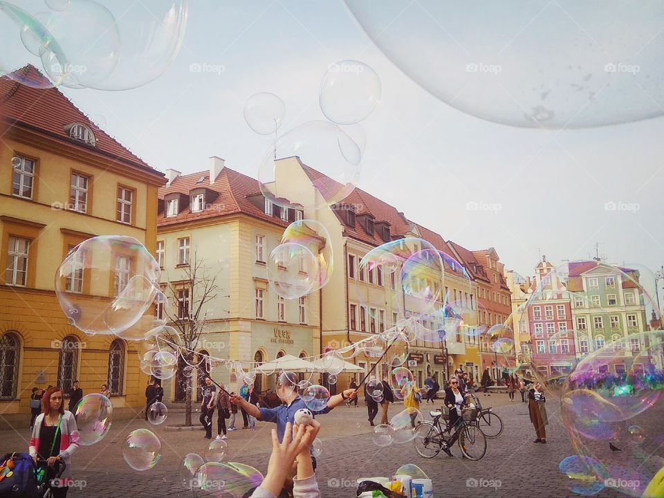 The scenery becomes magical with the help of a few bubbles! What a perfect way to spend your weekend! 

Wrocław, Poland