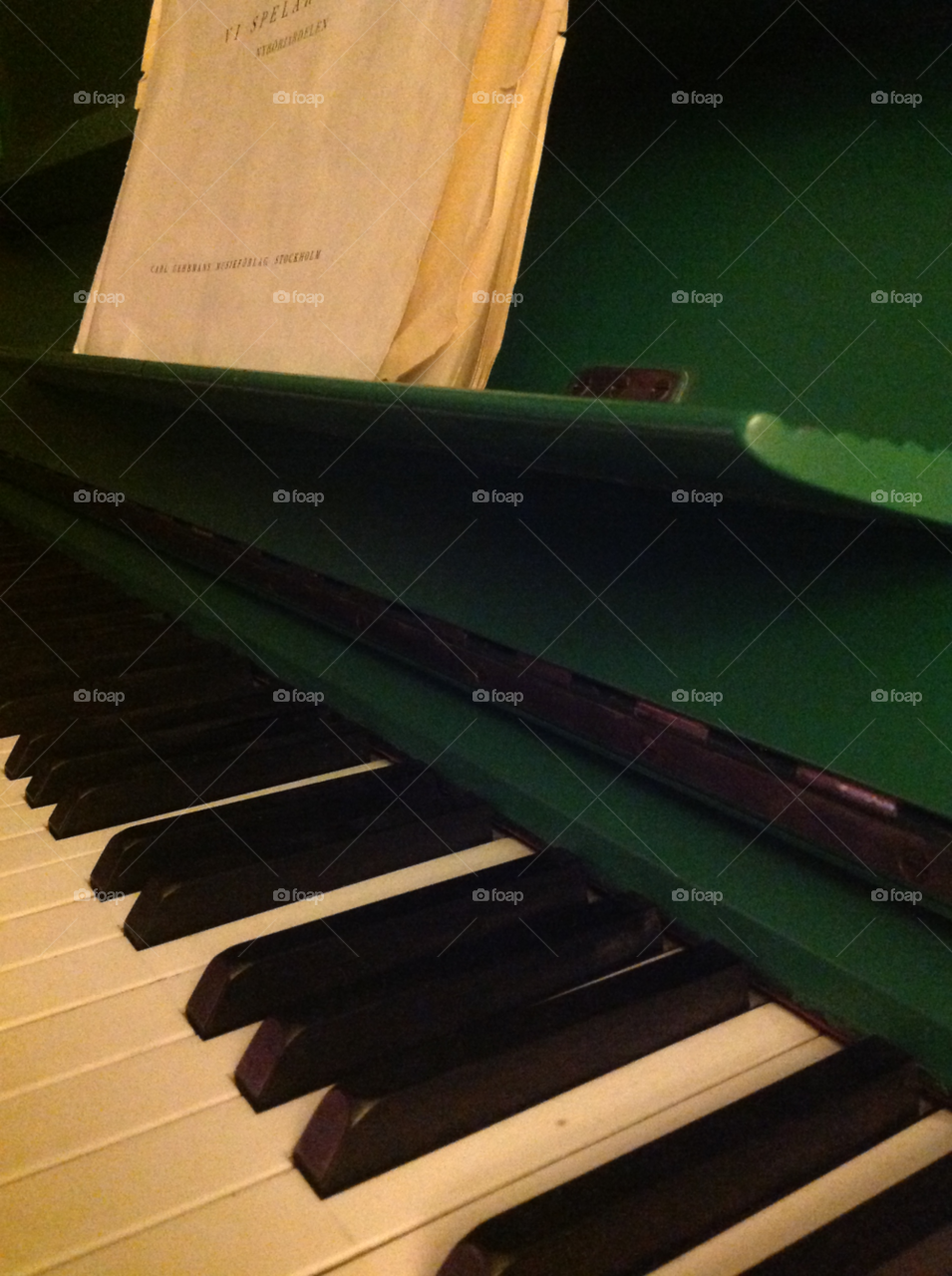 green cool music piano by Bizze