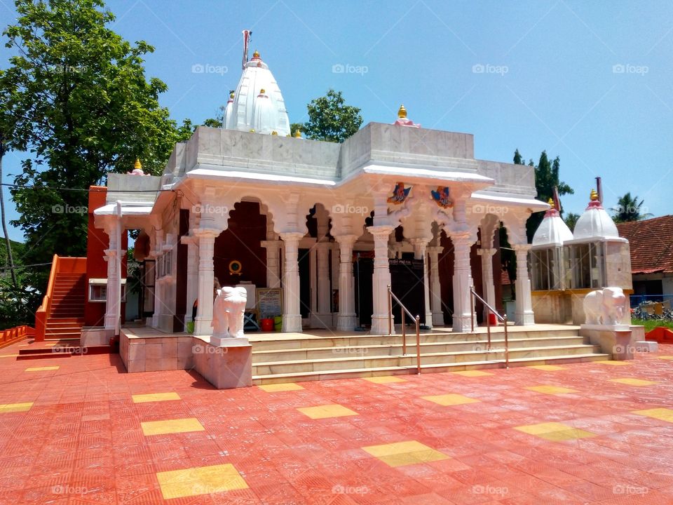 The Jain Temple in Alleppey is a place of worship for Jains in the southern Indian state of Kerala. It was important in the growth of Jainism in South India.It is situated at the Northeast side of the Muppalam at the famous Gujarati Street in Alleppy