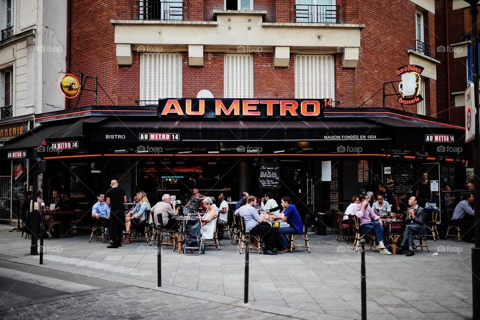 Au Metro restaurant Paris France