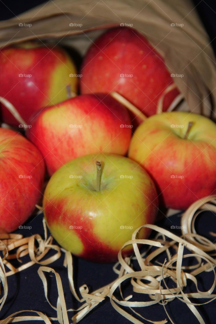 ripe juicy red apples